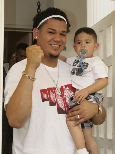 KIng Felix is one of the main reason  experts now pay more attention to Pitcher's peripheral stats to decipher whether or not he is 'CY Young Worthy' based on his 2009 AL Cy Young Award Winning Season.  Despite  13 - 12 record, he lugged 249.2 IP, carried an ERA of 2.27 in the AL - and a WHIP of 1.057.  The 9 year veteran will be in New York City tonight for the ALL - Star Game.