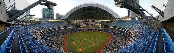 700px-Skydome_Rogers_Center_Toronto_Canada