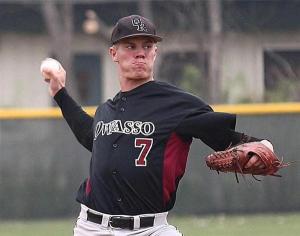 Bundy was just straight filthy in High School. He became the first high school athlete in any sport to win the Gatorade State Player of the Year 3 times and he won the Gatorade Player of the Year, the first to accomplish this feat in baseball.
