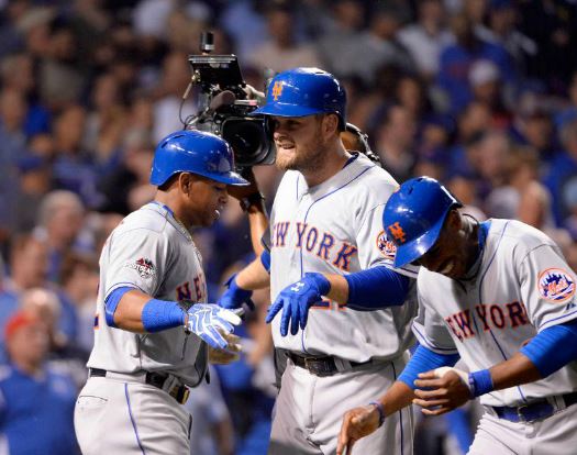 RON VESELY/MLB PHOTOS