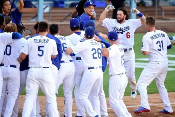 hi-res-90249355ccc9aa4f7954f5d3d91a0537_crop_north