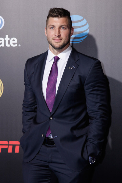 timtebowallstatepartyplayoffbluecarpetepdqn-inslsl