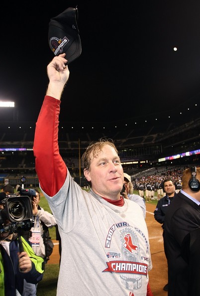 curtschillingworldseriesbostonredsox0q8lge9blhvl