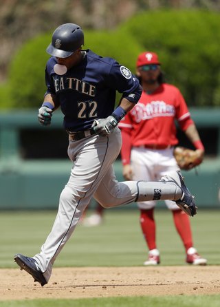 Mariners_Phillies_Baseball_120216-320x446